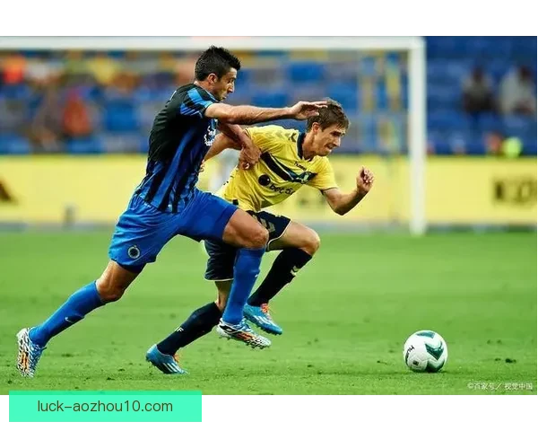 自由队小胜卢克尼奥竞技一球制胜 展现稳健攻防实力